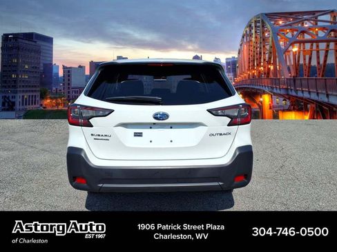 Used 2024 Subaru Outback Premium AWD/4WD image 4