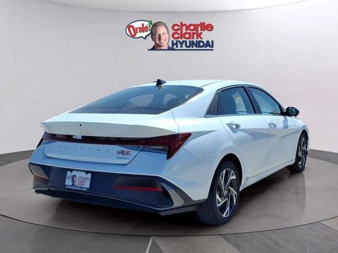 New 2026 Hyundai Elantra Limited FWD image 5