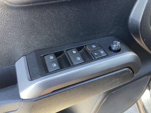 Used 2021 Toyota Tacoma SR5 RWD image 22