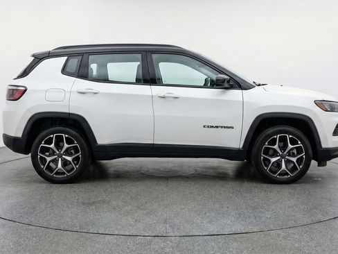 Used 2025 Jeep Compass Limited AWD/4WD image 11
