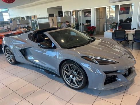 Used 2025 Chevrolet Corvette Z06 image 6