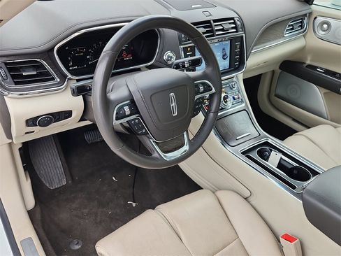 Used 2020 Lincoln Continental Reserve w/ Luxury Package image 13