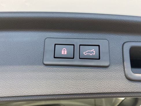 Used 2024 Subaru Forester Limited image 32