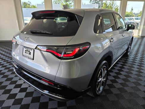 Used 2024 Honda HR-V EX-L image 3