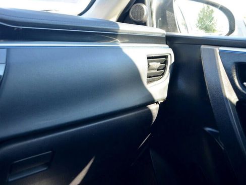 Used 2016 Toyota Corolla S Premium image 39