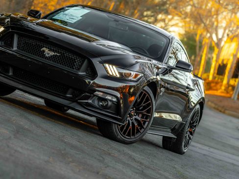 Used 2017 Ford Mustang GT Premium w/ GT Performance Package image 24