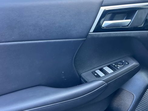 Used 2023 Mitsubishi Outlander SE image 12