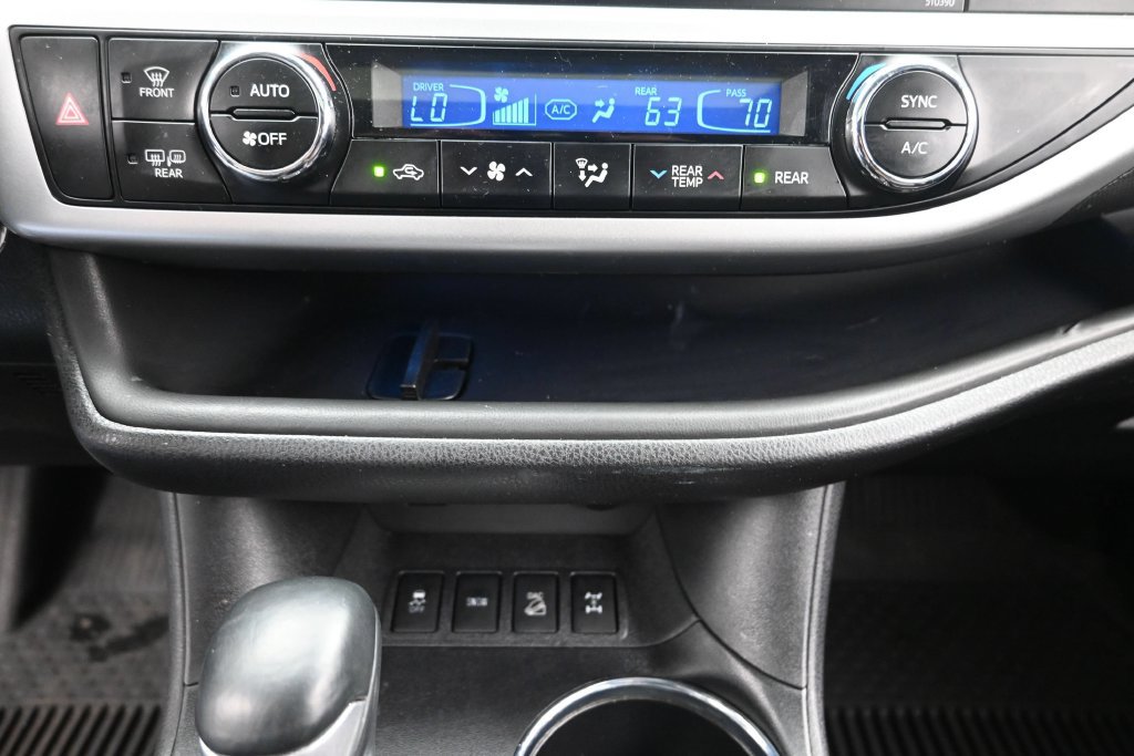 Used 2019 Toyota Highlander SE AWD/4WD image 22