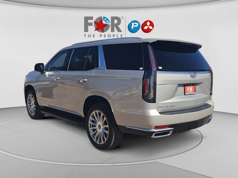 Used 2023 Cadillac Escalade Premium Luxury AWD/4WD image 3