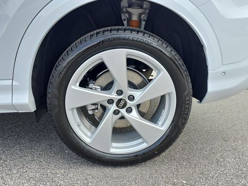 New 2025 Audi Q5 Premium Plus image 32