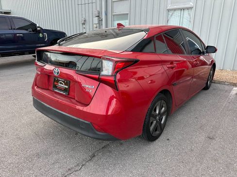 Used 2019 Toyota Prius XLE image 4