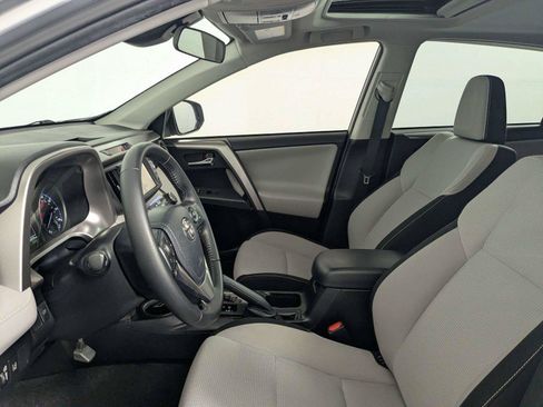 Used 2018 Toyota RAV4 XLE FWD image 12
