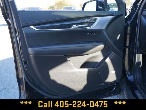 Used 2024 Cadillac XT6 Premium Luxury image 12