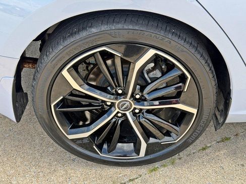 Used 2023 Nissan Altima 2.5 SR FWD image 10