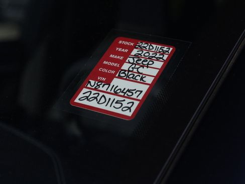 New 2022 Jeep Grand Cherokee Overland w/ Luxury Tech Group IV image 24