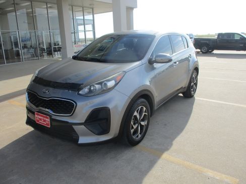 Used 2021 Kia Sportage LX w/ LX Fwd Popular Package image 2