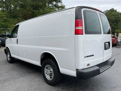 Used 2018 Chevrolet Express 2500 RWD image 5