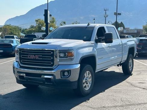Used 2019 GMC Sierra 2500 SLT w/ Duramax Plus Package AWD/4WD image 8