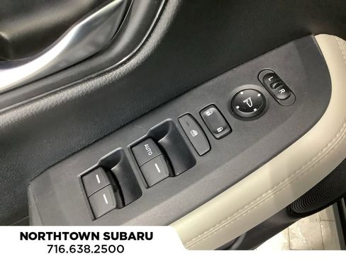 Used 2023 Honda HR-V LX image 15