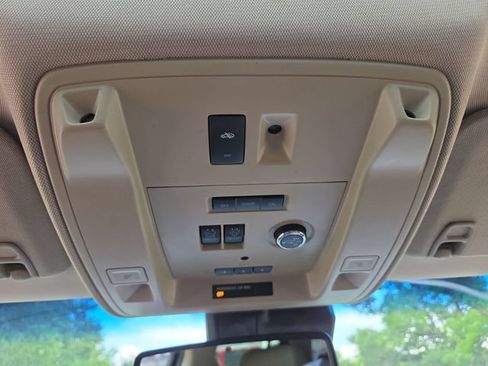 Used 2016 Chevrolet Suburban LTZ RWD image 54