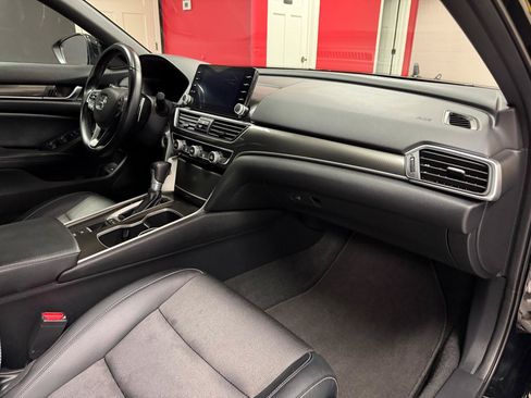 Used 2018 Honda Accord Sport image 33