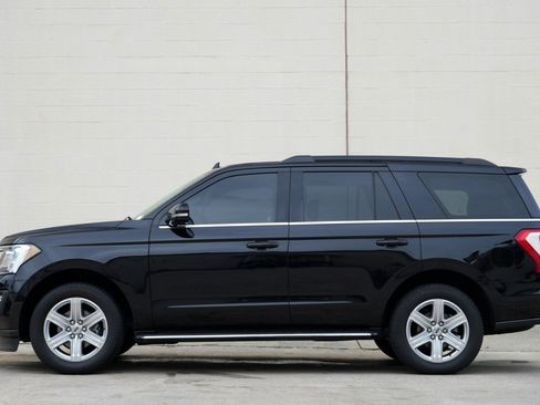 Used 2019 Ford Expedition XLT w/ Equipment Group 202A RWD image 8