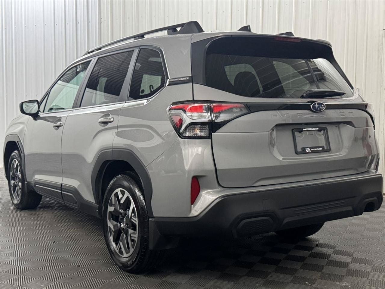 Used 2026 Subaru Forester Premium AWD/4WD image 3