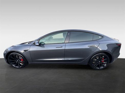 Used 2022 Tesla Model 3 Performance image 3