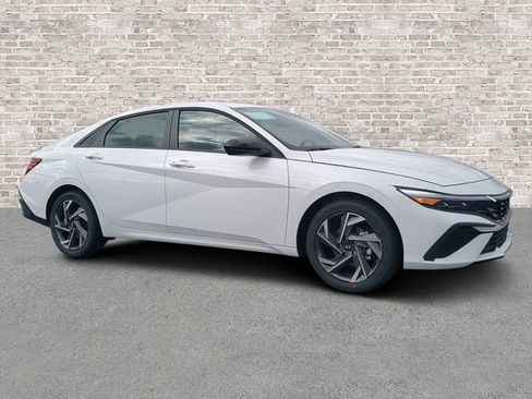 Certified 2025 Hyundai Elantra Sport image 1
