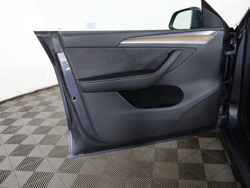 Used 2023 Tesla Model Y Long Range AWD/4WD image 23