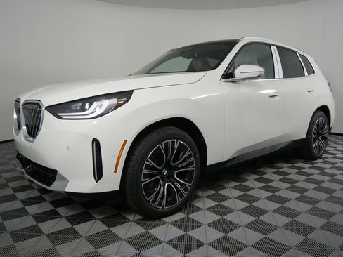 Used 2025 BMW X3 xDrive30i w/ Premium Package image 7