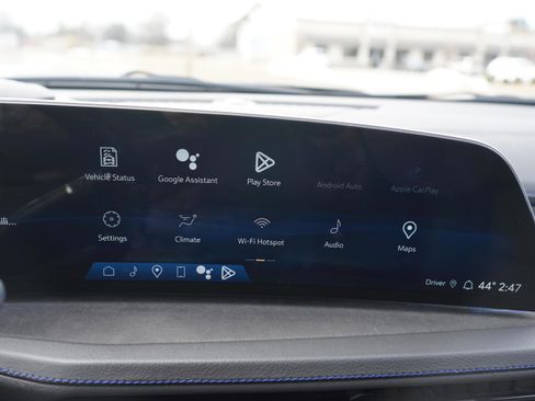 Used 2024 Cadillac XT4 Sport image 14