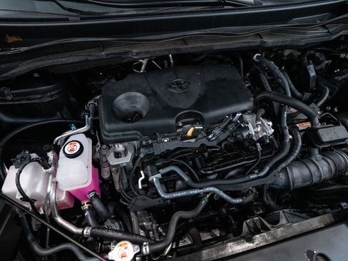 Used 2024 Toyota Sienna XLE image 13