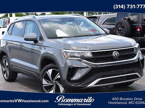 Used 2023 Volkswagen Taos SE AWD/4WD image 1