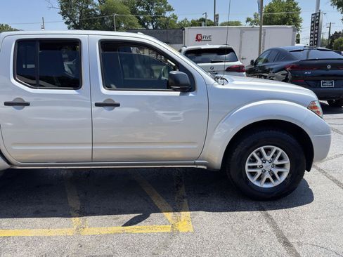 Used 2016 Nissan Frontier SV w/ SV Value Truck Package RWD image 10