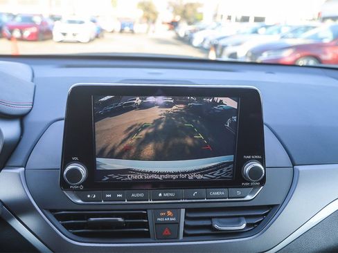 Used 2024 Nissan Altima 2.5 SR image 23