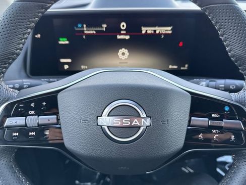 New 2025 Nissan Ariya AWD image 21