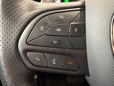 Used 2025 Dodge Durango GT AWD/4WD image 32