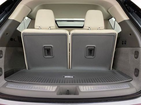 Used 2025 Cadillac XT6 Premium Luxury w/ Technology Package FWD image 35