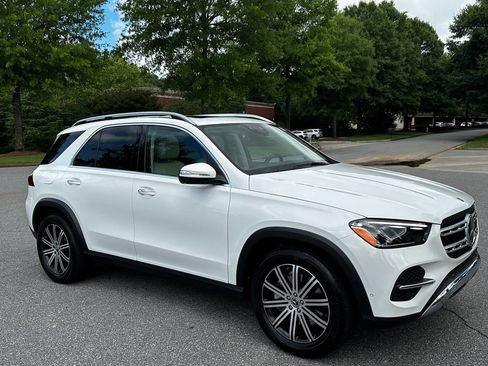 Certified 2026 Mercedes-Benz GLE 450e 4MATIC image 2