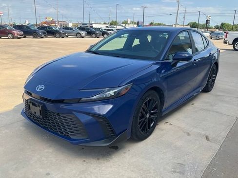 Used 2025 Toyota Camry SE FWD image 36