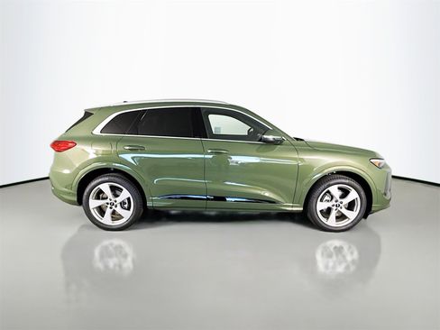 New 2025 Audi Q5 Prestige image 8
