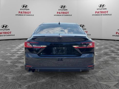 Used 2026 Toyota Camry SE w/ Convenience Package FWD image 4