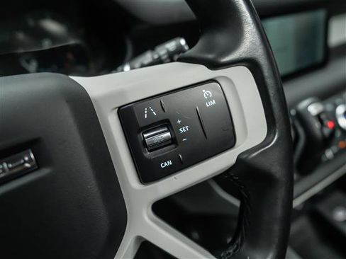 Used 2023 Land Rover Defender 110 SE image 23