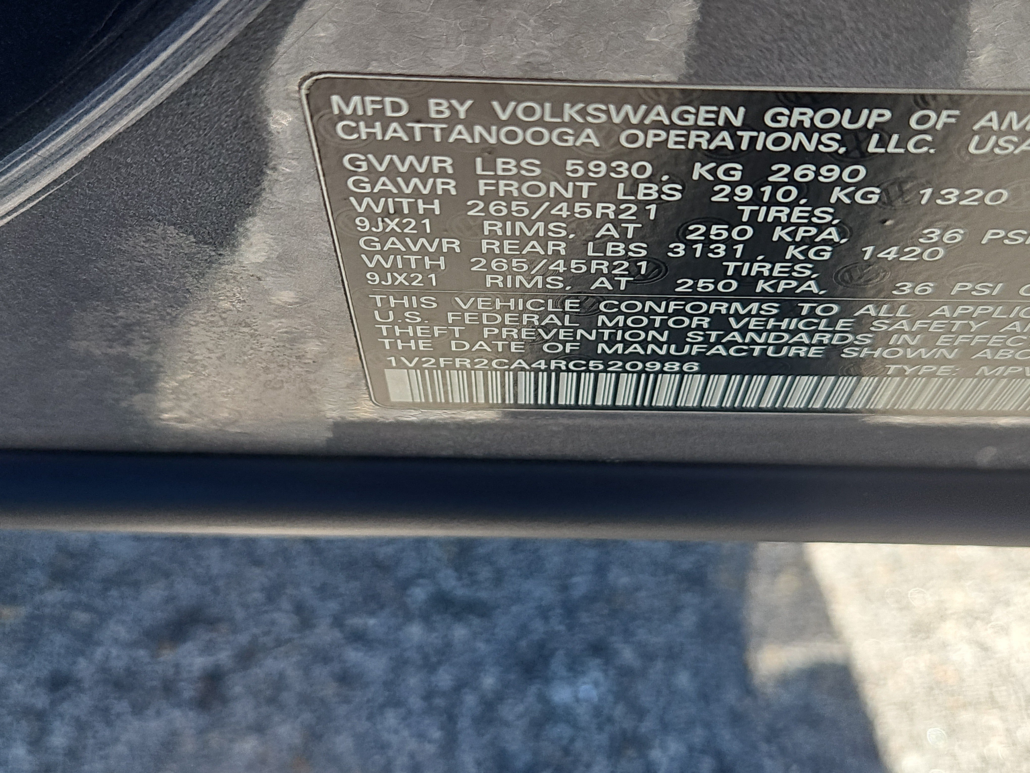 Certified 2024 Volkswagen Atlas SEL Premium R-Line AWD/4WD image 8