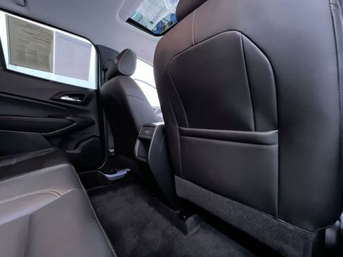 Used 2024 Chevrolet Trax ACTIV w/ Sunroof Package FWD image 38