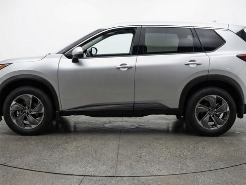 Used 2025 Nissan Rogue SV FWD image 5