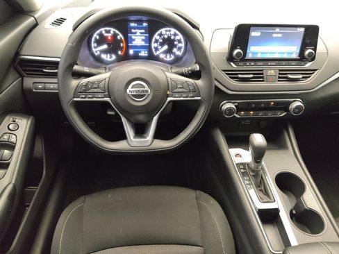 Used 2022 Nissan Altima 2.5 S FWD image 22
