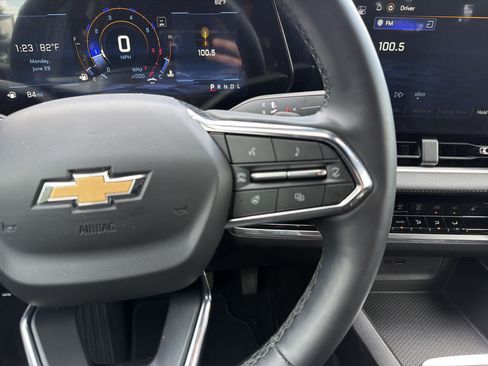 Used 2025 Chevrolet Equinox LT w/ Safety and Technology Package FWD image 20