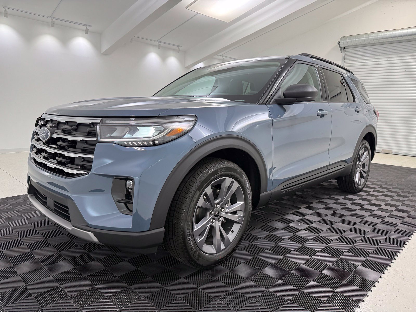 New 2026 Ford Explorer Active w/ Active Comfort Package AWD/4WD image 3